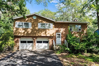 693 Vaughn Ave, Toms River, NJ 08753