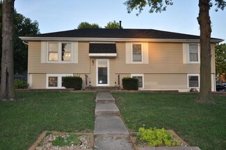 1913 Cedar St, Higginsville, MO 64037