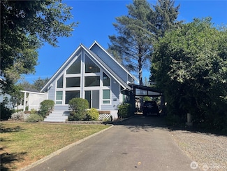 130 S Oar Loop SW, Ocean Shores, WA 98569