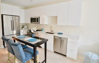 121 Portland St Unit 709, Boston, MA 02114