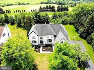 8 Corbin Dr, Exton, PA 19341