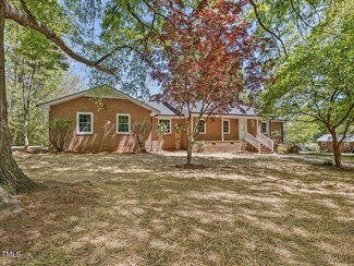 604 N Glenn Ave, Siler City, NC 27344