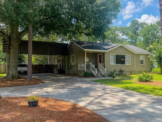 2006 Wilson Ave N, Tifton, GA 31794