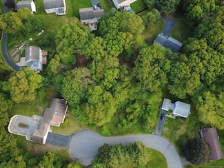 9 Newton Place, Norwich, CT 06360