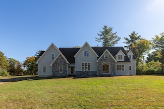 5 Liberty Ln, Barrington, NH 03825