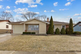 627 Crest Ave, Elk Grove Village, IL 60007