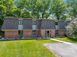 915 Robinson St Unit 2, Boyne City, MI 49712
