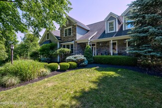 12 Miller Rd, Rensselaer, NY 12144