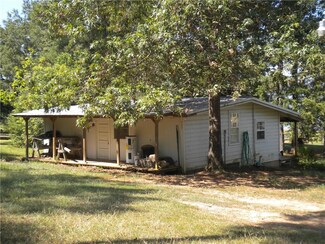 747 Lake Trace Rd, Converse, LA 71419