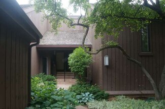 260 Pine Crest Cir Unit D, Lake Barrington, IL 60010