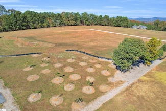 137 Dogwood Blvd, Travelers Rest, SC 29690