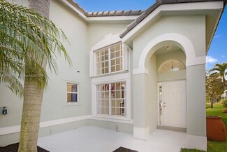 8236 White Rock Cir, Boynton Beach, FL 33436