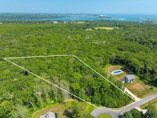 19 Seabury Ln, Westport, MA 02790