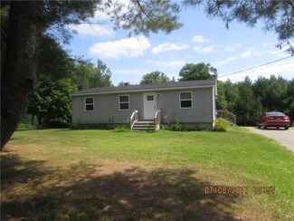 2 Katahdin Dr, Maxfield, ME 04453