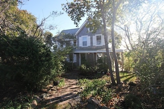 9B Maple Ln, Hull, MA 02045