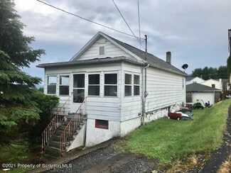1212 Franklin St, Old Forge, PA 18518