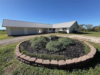 1219 Ruth St, Berryville, AR 72616