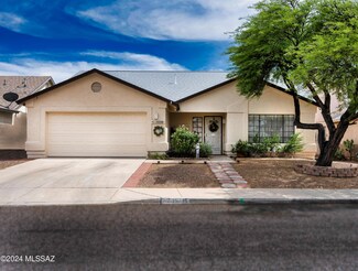 10246 E Essex Village Dr, Tucson, AZ 85748
