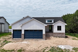 5739 N Edwards St, Wichita, KS 67204