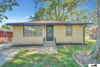 910 N 56th St, Lincoln, NE 68504