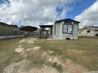 1217 South Way, Pleasanton, TX 78064