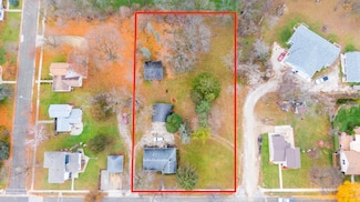 814 E North St, Whitewater, WI 53190