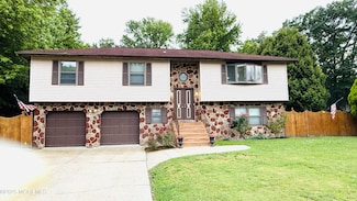 9 Longfellow Terrace, Morganville, NJ 07751