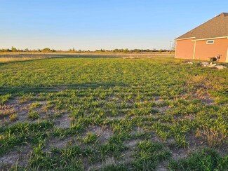 1514 N Emerald Valley Cir, Mulvane, KS 67110