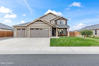 107 Mosaic St, Moxee, WA 98936