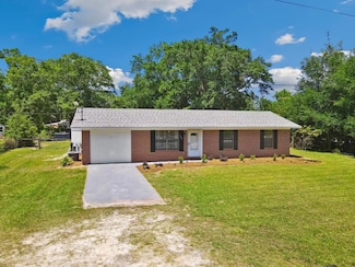 133 Hysmith Dr, Wewahitchka, FL 32465