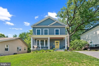 3708 37th St, Mount Rainier, MD 20712