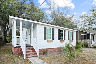 2215 Cambridge Ave, North Charleston, SC 29405