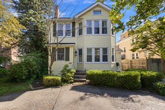 331 Moross Rd, Grosse Pointe Farms, MI 48236
