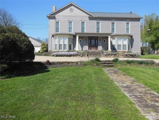 518 Hill St, Coshocton, OH 43812