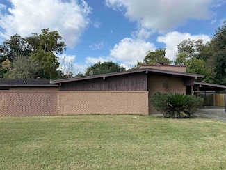 4240 Maddox St, Beaumont, TX 77705