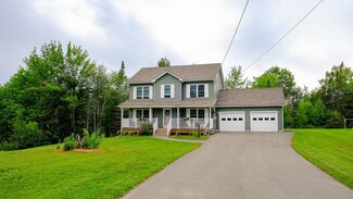123 Mapleleaf Ln, Hermon, ME 04401