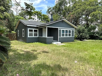 6127 Crews Lake Rd, Lakeland, FL 33812
