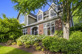 8926 112th Ave NE, Kirkland, WA 98033