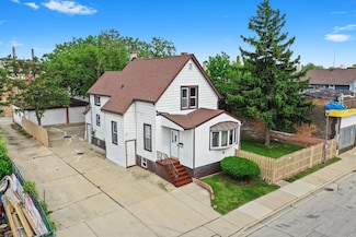 17 N 6th Ave, Maywood, IL 60153