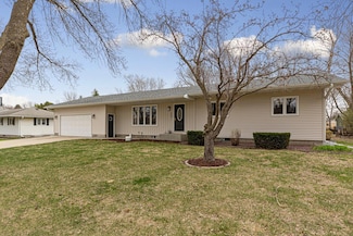 407 1st Ave SE, Mapleton, MN 56065
