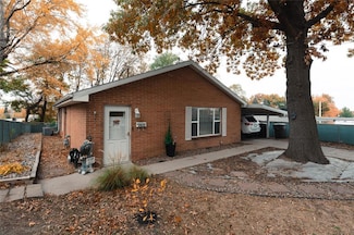 2622 E 29th St, Des Moines, IA 50317