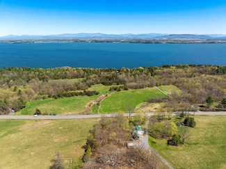 9 Second Ln, Westport, NY 12993
