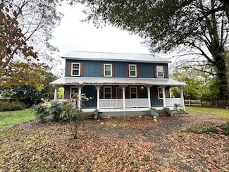 946 Pine St, Trion, GA 30753