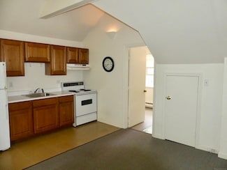 62 N Main St, Essex, CT 06426