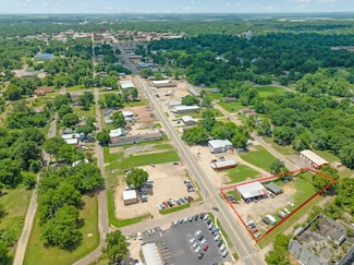 1121 N Main St, Paris, TX 75460