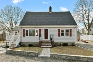11 Bunker St, Hyde Park, MA 02136