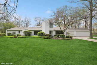 1000 Blackhawk Ln, Riverwoods, IL 60015