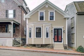 19 John St, Newport, RI 02840
