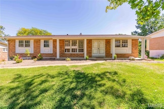 9724 Brookmere Dr, Saint Louis, MO 63123