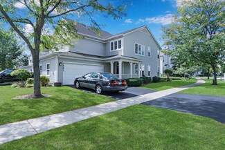 2887 Falling Waters Ln Unit 27-288, Lindenhurst, IL 60046